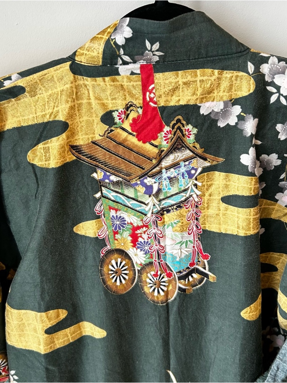 Japanese-made Cotton Kimono Robe Art-Print Cart Dark Green and Gold Motif - Picture 3 of 9